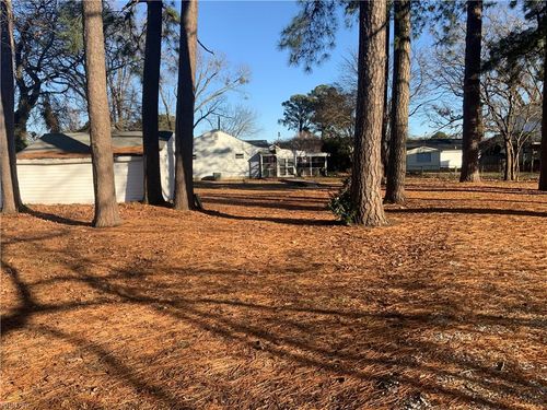 116 Latham Dr, Newport News, VA, 23605-1054 | Card Image