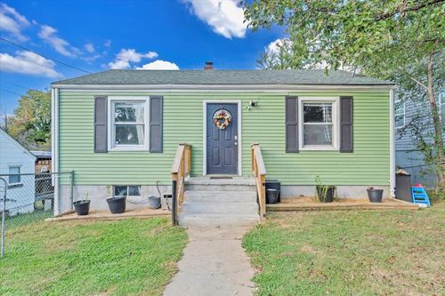 3927 Michigan Ave Nw, Roanoke, VA, 24017-4417 | Card Image