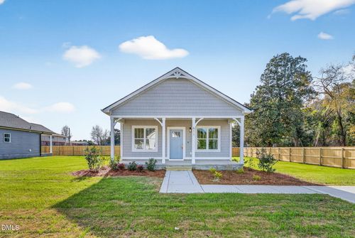 611 W Godwin St, Dunn, NC, 28334 | Card Image