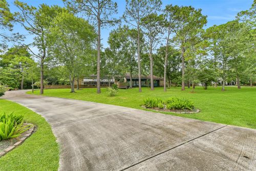 1102 Cowards Creek Dr, Friendswood, TX, 77546-4602 | Card Image