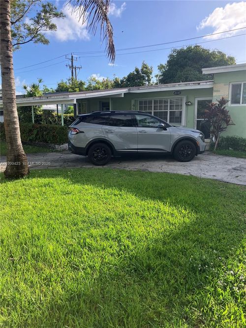 20141 Ne 15th Ave, Miami, FL, 33179-5101 | Card Image