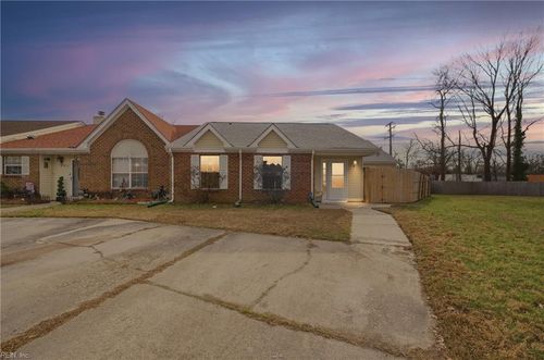 9 Holly Hill Ct, Portsmouth, VA, 23702-2346 | Card Image