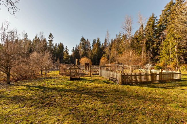 9909 Stave Lake Street, House other with 7 bedrooms, 5 bathrooms and 10 parking in Mission BC | Image 34