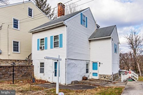 8 Water St, ALLOWAY, NJ, 08001-1002 | Card Image