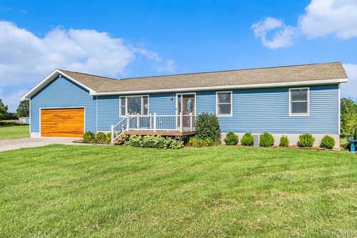 9437 Sheridan Rd, Gaines, MI, 48436-8933 | Card Image