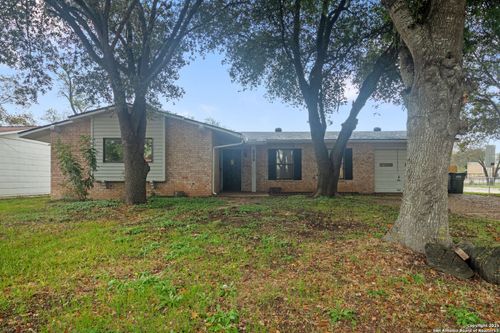 800 Brooks Ave, Schertz, TX, 78154-1945 | Card Image