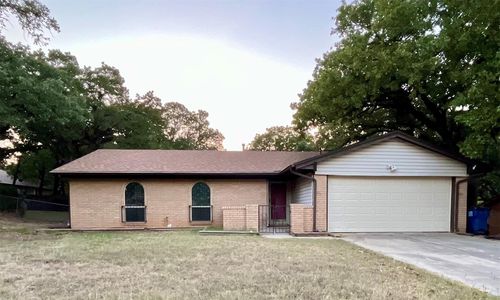 209 N Jarvis Ln, Azle, TX, 76020-3327 | Card Image