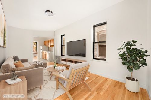 2fn-646 9th Ave, New York, NY, 10036-3642 | Card Image