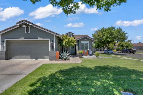 3327 Summer Creek Dr, Turlock, CA, 95382-9745 | Card Image