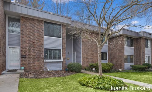 4106 North Norway Street Se, Kentwood, MI, 49546 | Card Image