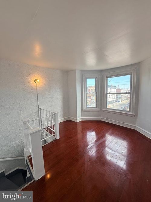 5717 Kingsessing Ave, PHILADELPHIA, PA, 19143-5535 | Card Image