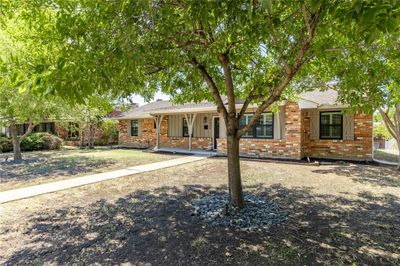 2635 Beechmont Drive, House other with 3 bedrooms, 2 bathrooms and null parking in Dallas TX | Image 2