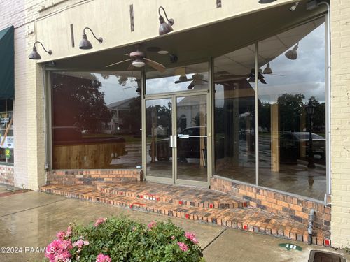 110 S Main St, Saint Martinville, LA, 70582-4516 | Card Image