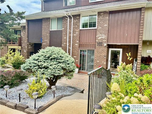 1558 Creekside Rd, WHITEHALL, PA, 18052-5602 | Card Image