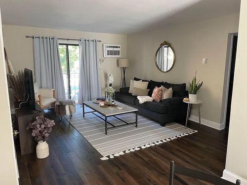 apt-201-184 S Waters Edge Dr, Glendale Heights, IL, 60139-1655 | Card Image