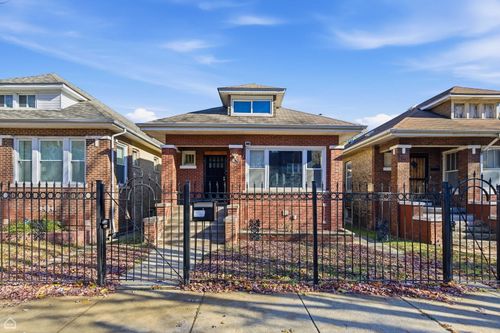 8111 Manistee Ave, Chicago, IL, 60617-1315 | Card Image