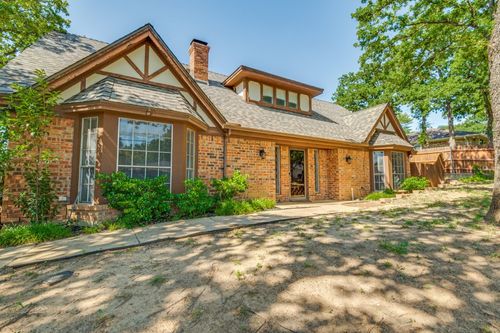 1517 Schumac Ln, Bedford, TX, 76022-6727 | Card Image