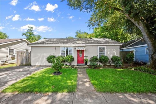 121 Gassen St, Luling, LA, 70070-4231 | Card Image