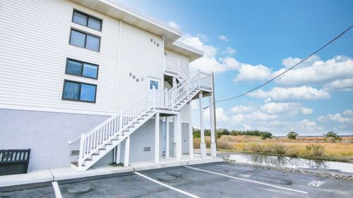 208-208 43rd St, Ocean City, NJ, 08226-1646 | Card Image