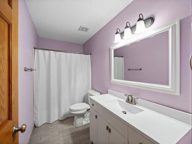 Full Bathroom on Upper Level | Image 38