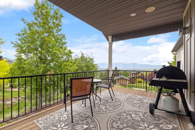 Balcony with a mountain view | Image 34