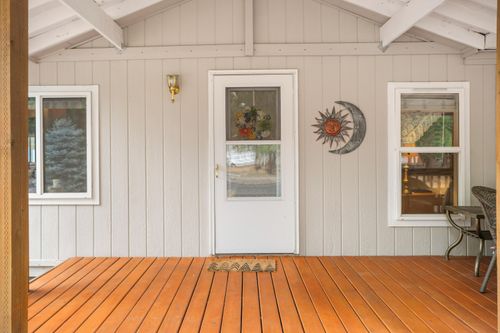 152381 Wagon Trail Rd, La Pine, OR, 97739-9368 | Card Image