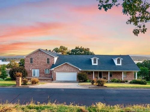 34 Valley View Dr E, Russellville, AR, 72802-8184 | Card Image