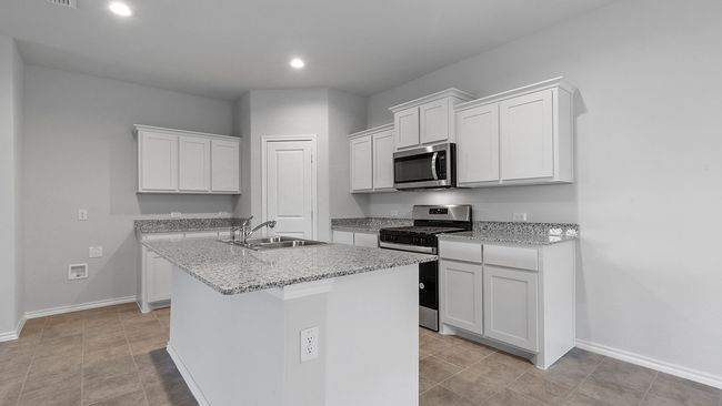 7612 Misty Creek Drive, House other with 4 bedrooms, 3 bathrooms and null parking in Denton TX | Image 4