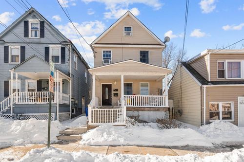 64 Comstock St, New Brunswick, NJ, 08901-2711 | Card Image