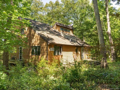 9 Watch Hill Rd, New Paltz, NY, 12561-2705 | Card Image