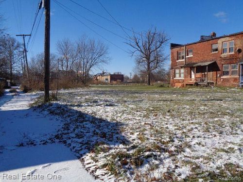 9039 3rd St, Detroit, MI, 48202-1504 | Card Image