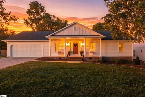107 E Tugaloo Ct, Greenville, SC, 29609-1549 | Card Image