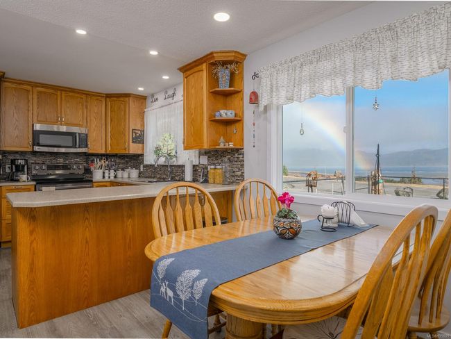 100 Dyer Dr, House other with 3 bedrooms, 3 bathrooms and 1 parking in Sayward BC | Image 6