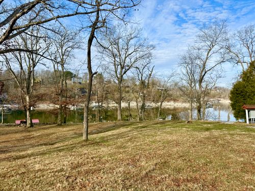 304 Persimmon Way, Harrodsburg, KY, 40330-8715 | Card Image