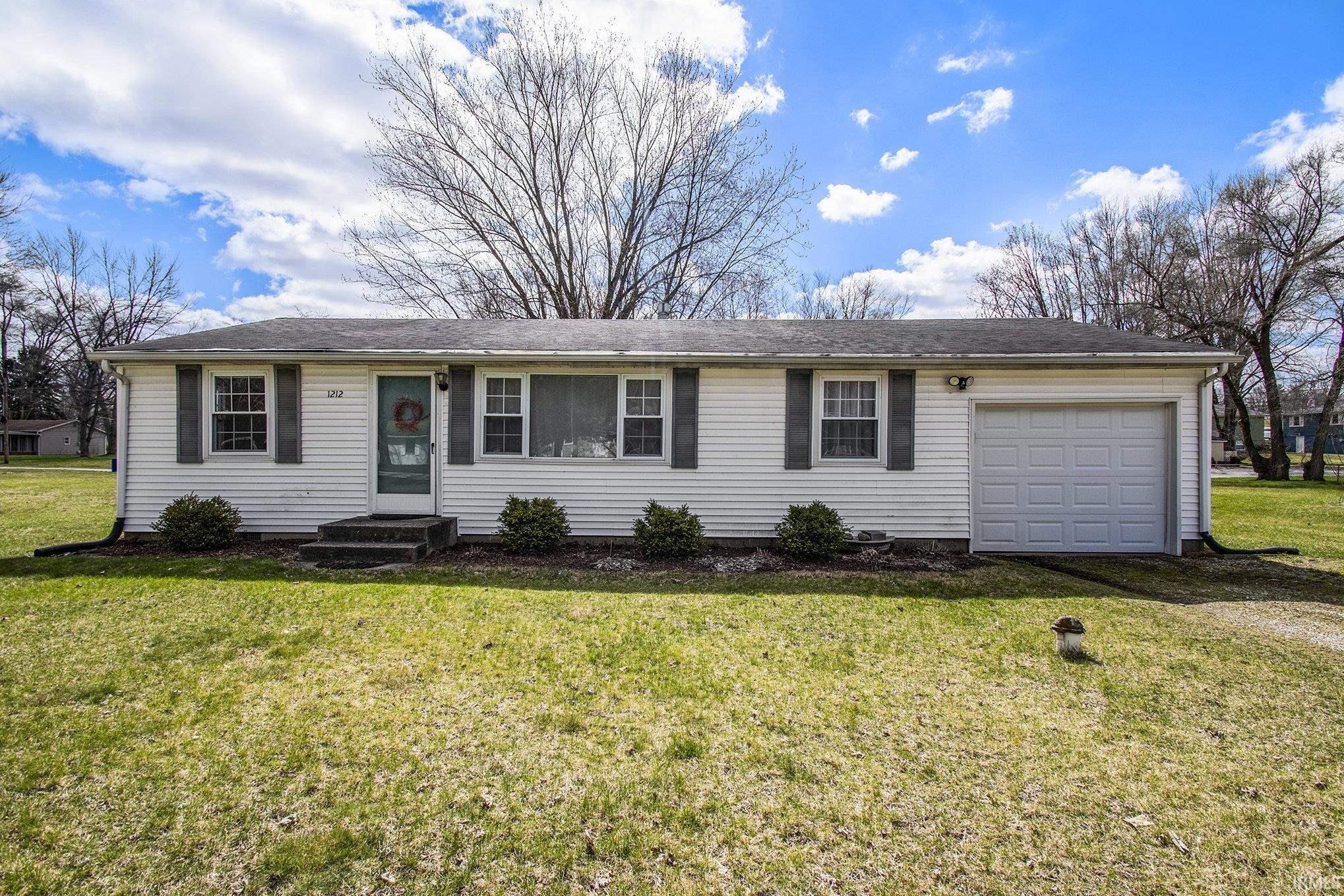 1212 Biblers Avenue, For Sale in Winona Lake Zoocasa