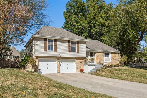 1136 Ne Birchwood Pl, Lee's Summit, MO, 64086-3101 | Card Image