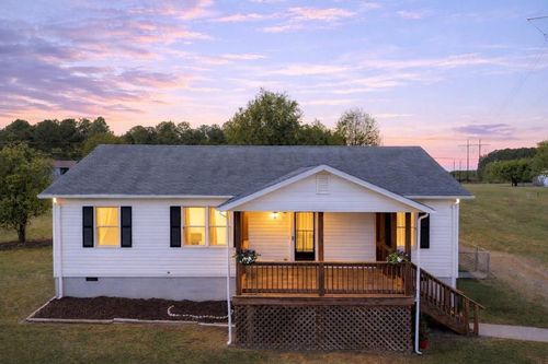101 Redbud Ln, South Hill, VA, 23970-1224 | Card Image