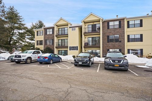 4 Nottingham Cir, Peekskill, NY, 10566-2559 | Card Image