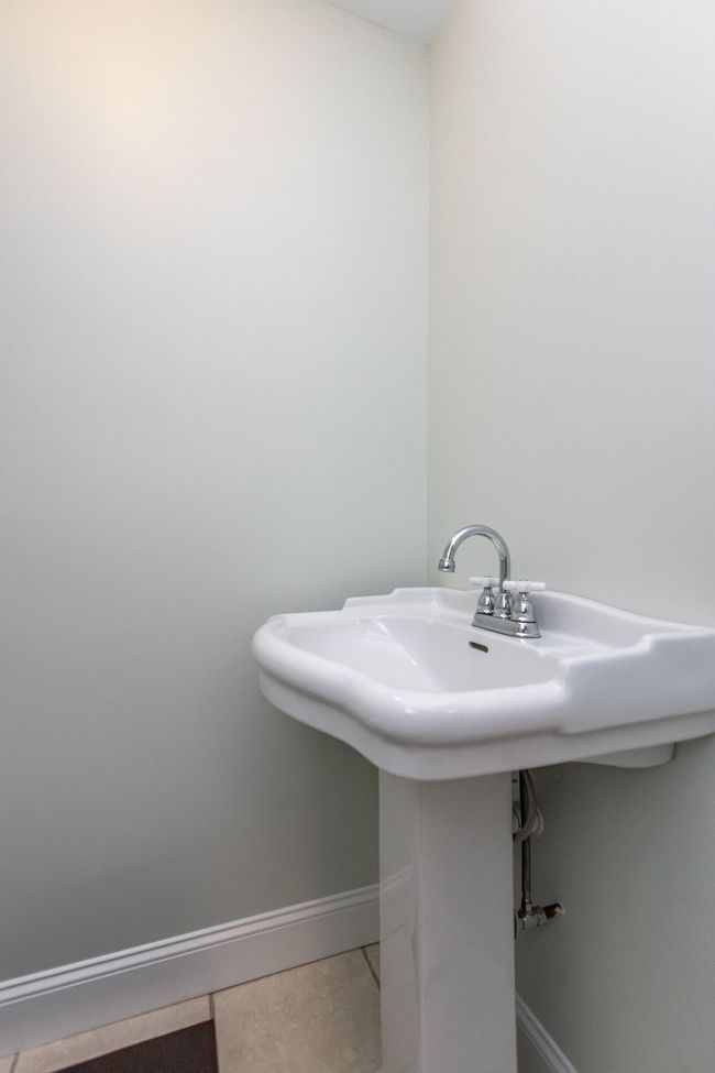 1/2 Bathroom in Basement | Image 31