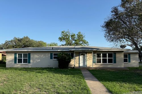 401 E 4th St, Camp Wood, TX, 78833 | Card Image