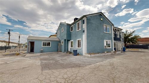 a-530 E Oakey Blvd, Las Vegas, NV, 89104-1435 | Card Image