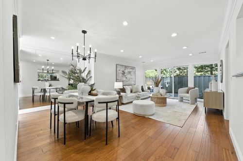 1 Los Altos Sq, Los Altos, CA, 94022-1423 | Card Image