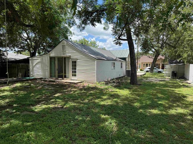 407 S Main St, House other with 2 bedrooms, 3 bathrooms and null parking in Burnet TX | Image 10