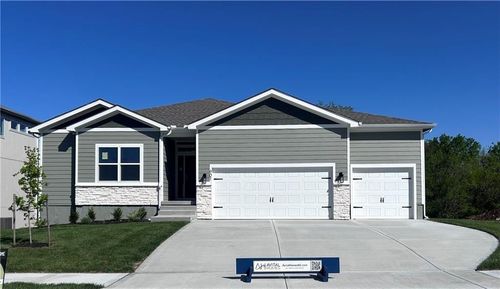 901 Red Ct, Belton, MO, 64012 | Card Image