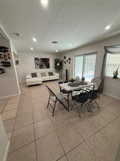 2231 N 66th Ave, Hollywood, FL, 33024-4016 | Card Image