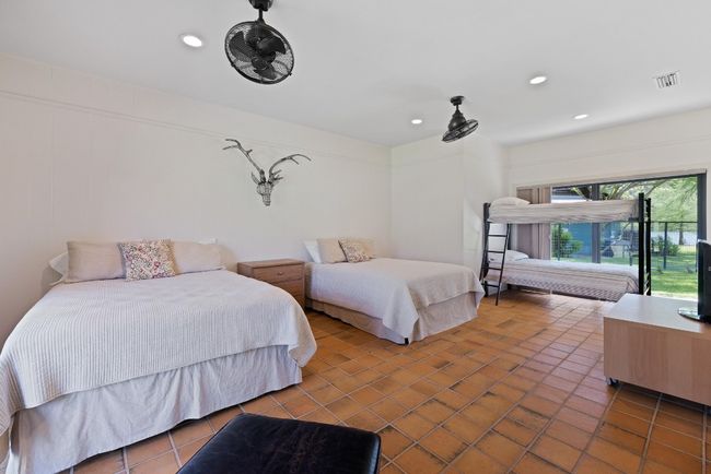 2401 Manana St, House other with 4 bedrooms, 4 bathrooms and 2 parking in Austin TX | Image 25