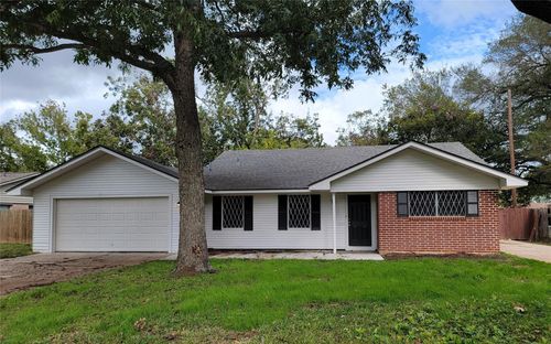 1211 Crestmont St, Wharton, TX, 77488-3403 | Card Image