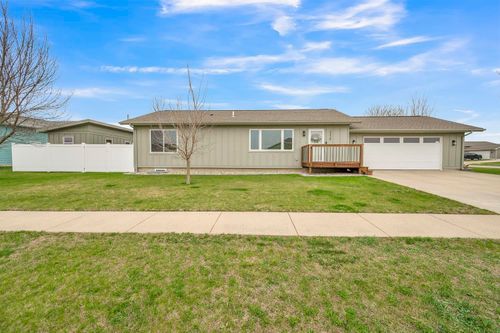 2220 30th St, Spirit Lake, IA, 51360-7576 | Card Image