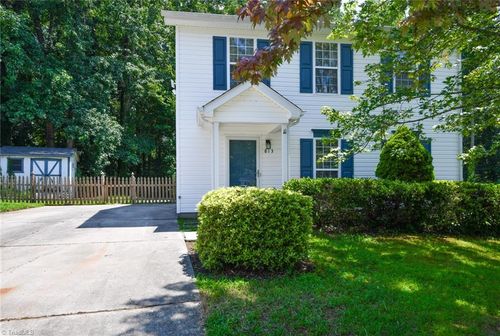 813 Quail Cove Ct, Greensboro, NC, 27406-8082 | Card Image