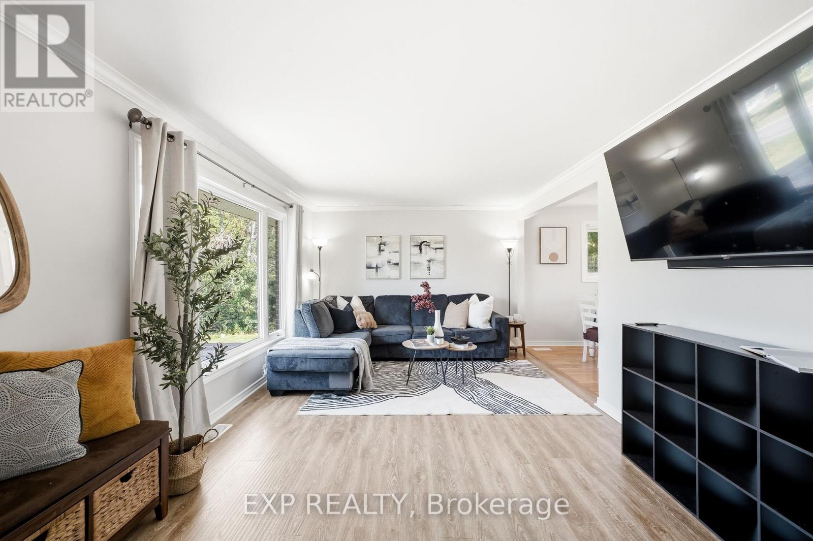 Residential in Quinte West (Sidney Ward) 3